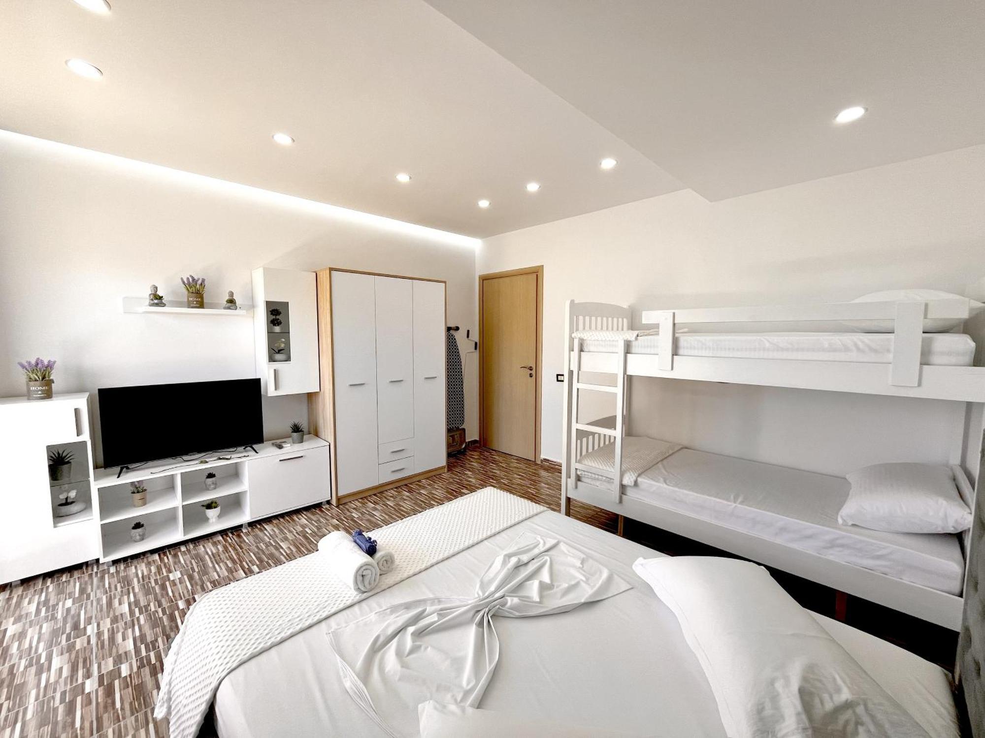 Kam In The Center Apartament Wlora